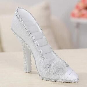 High Heel Shaped Jewelry Rack Double Rose Bow In Shimmery Silver White
